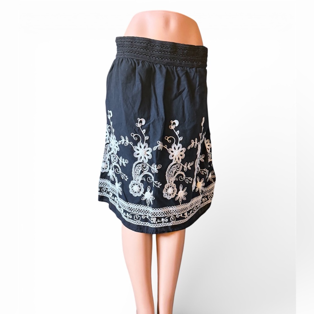 Euro summer Black Skirt with White Embroidery 💯 cotton midi skirt knee length